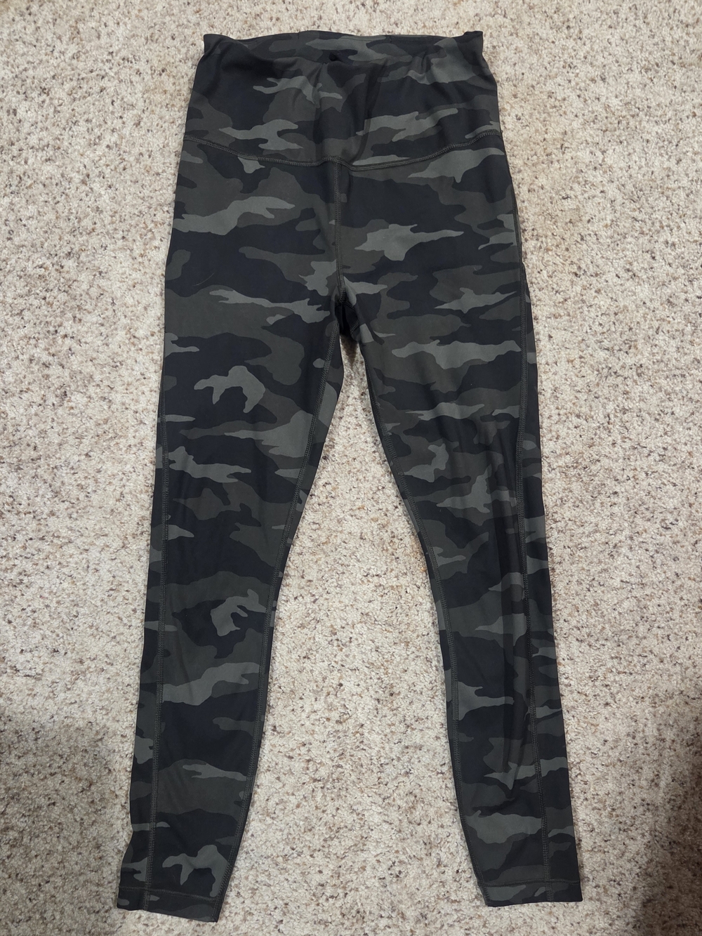 Athleta Ultimate 7/8 Tight Camo Leggings - Black & Olive